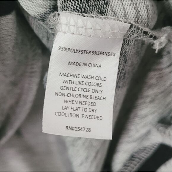 Bailey's Blossoms Mommy & Me Black & Grey Off Shoulder Sweaters Size Extra Small - Picture 3 of 6